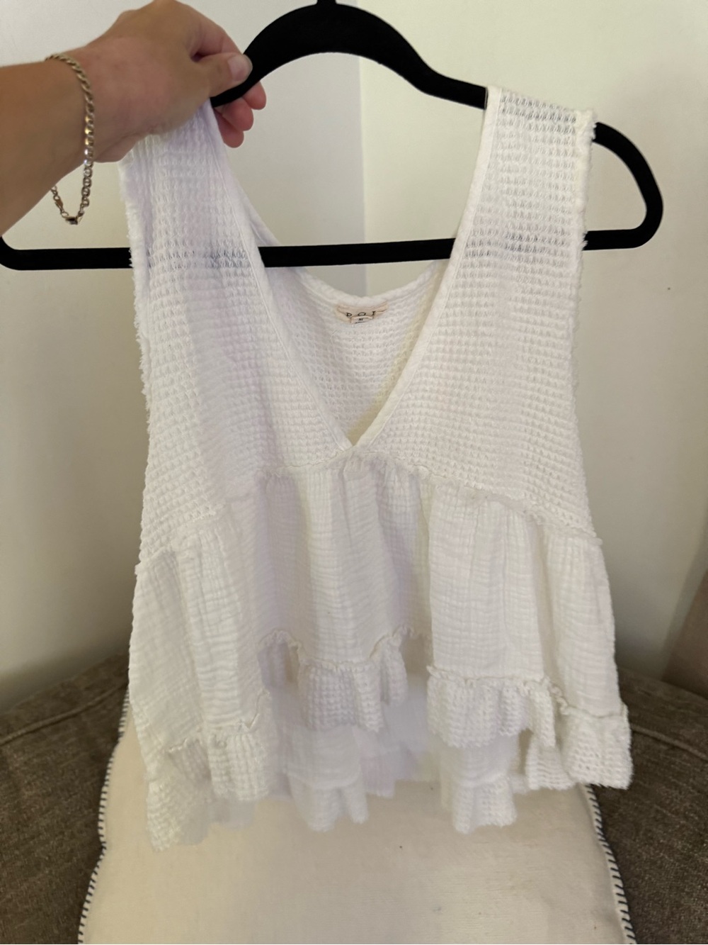POL White knit V-Neck Top